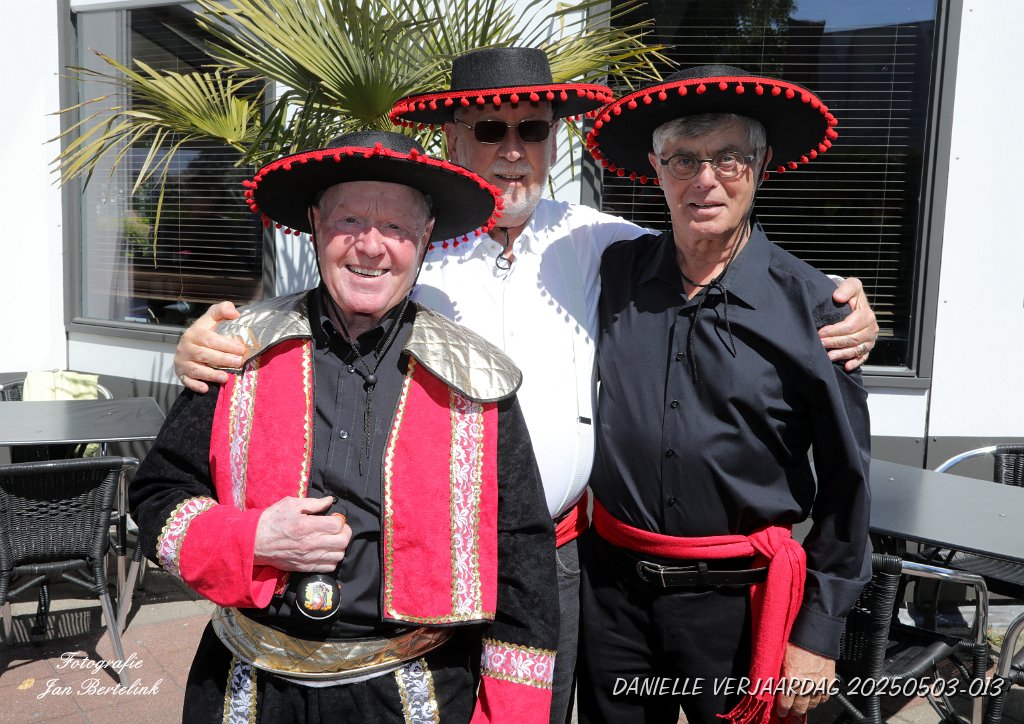 DANIELLE VERJAARDAG 20250503-013.JPG