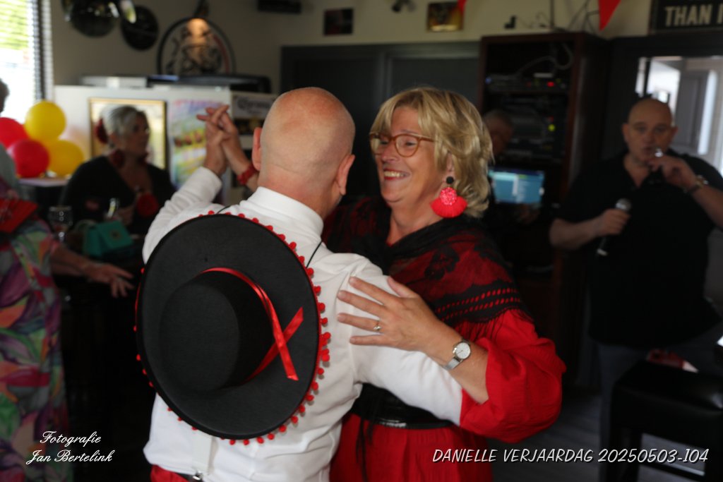 DANIELLE VERJAARDAG 20250503-104.JPG