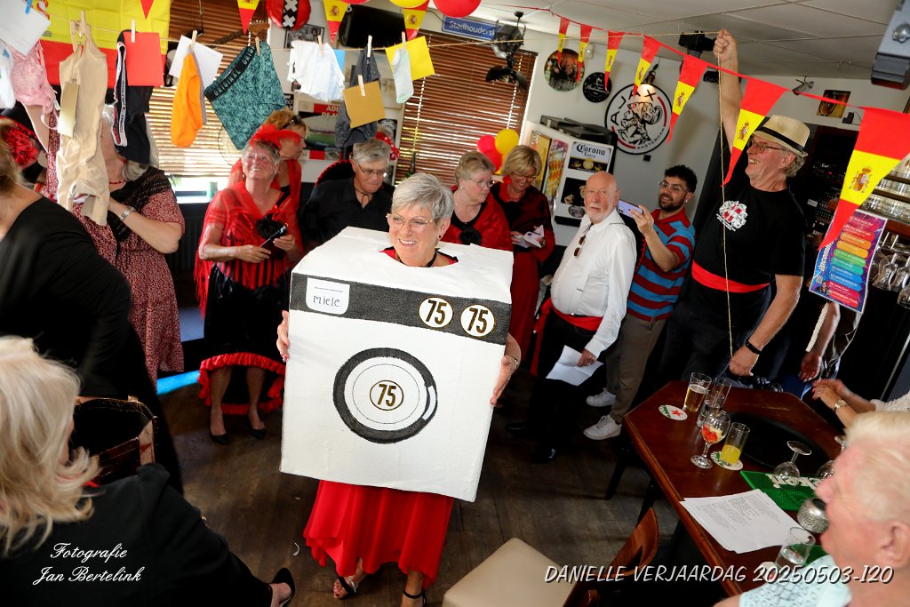 DANIELLE VERJAARDAG 20250503-120.JPG
